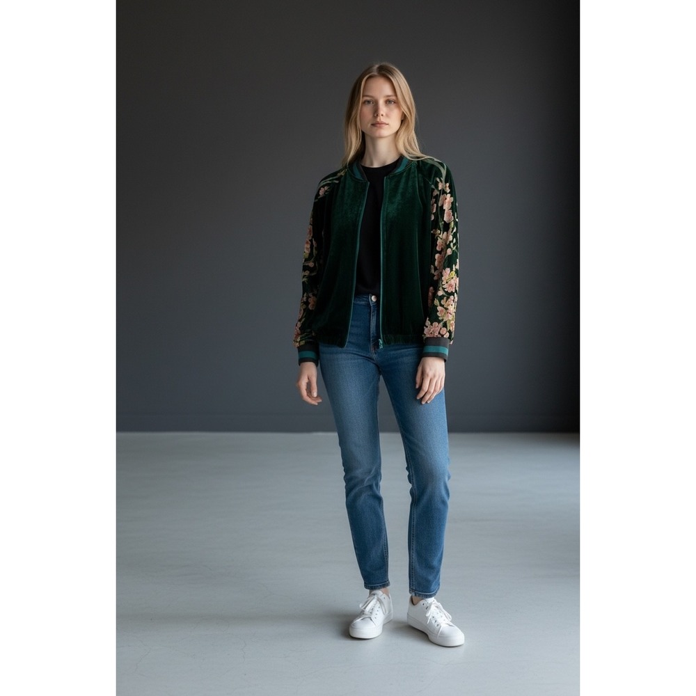Umgee Green Velvet Bomber Jacket Embroidered‎ Floral Sleeves Size Small